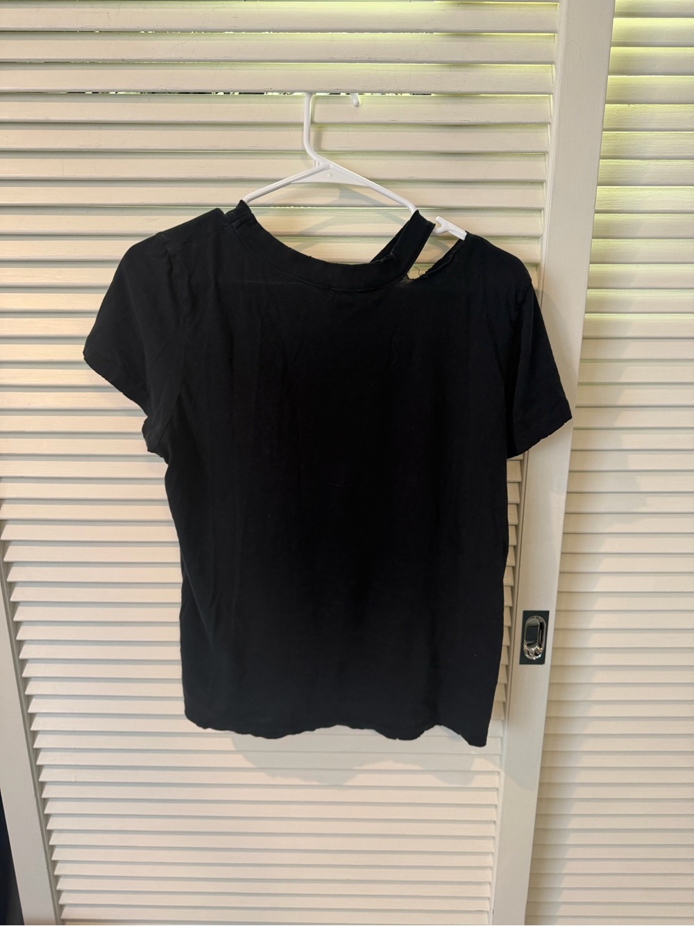 n:Philanthropy Women’s Black Short-Sleeve Tee. Size Small. - Picture 2 of 2